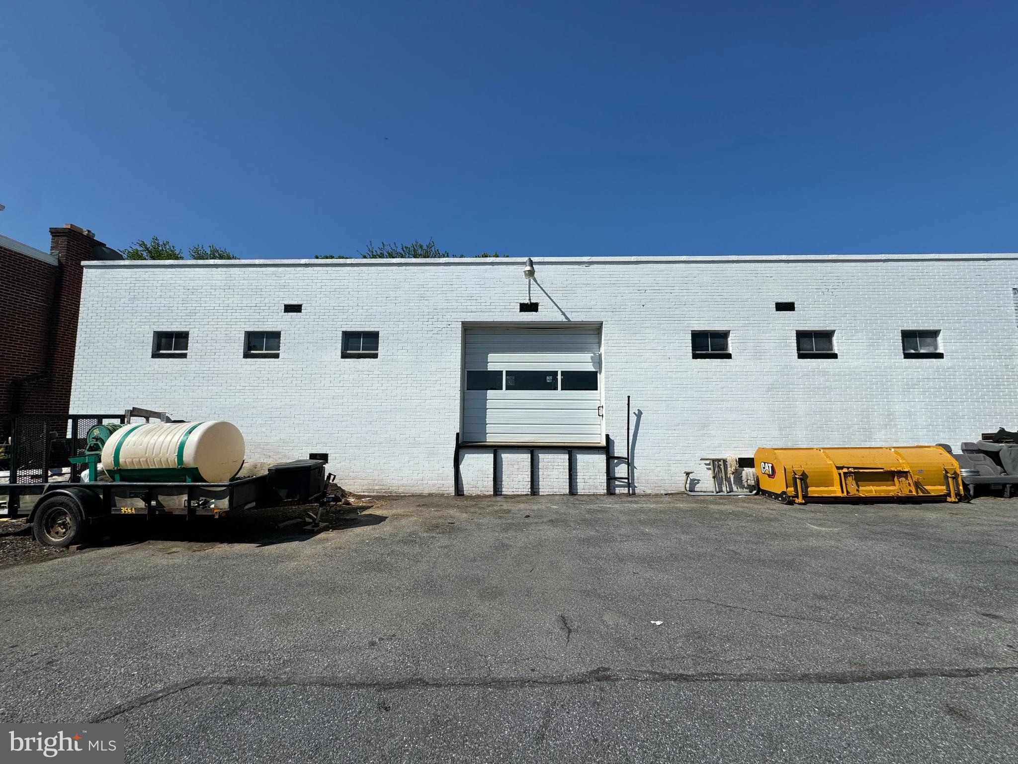 858 MANOR STREET