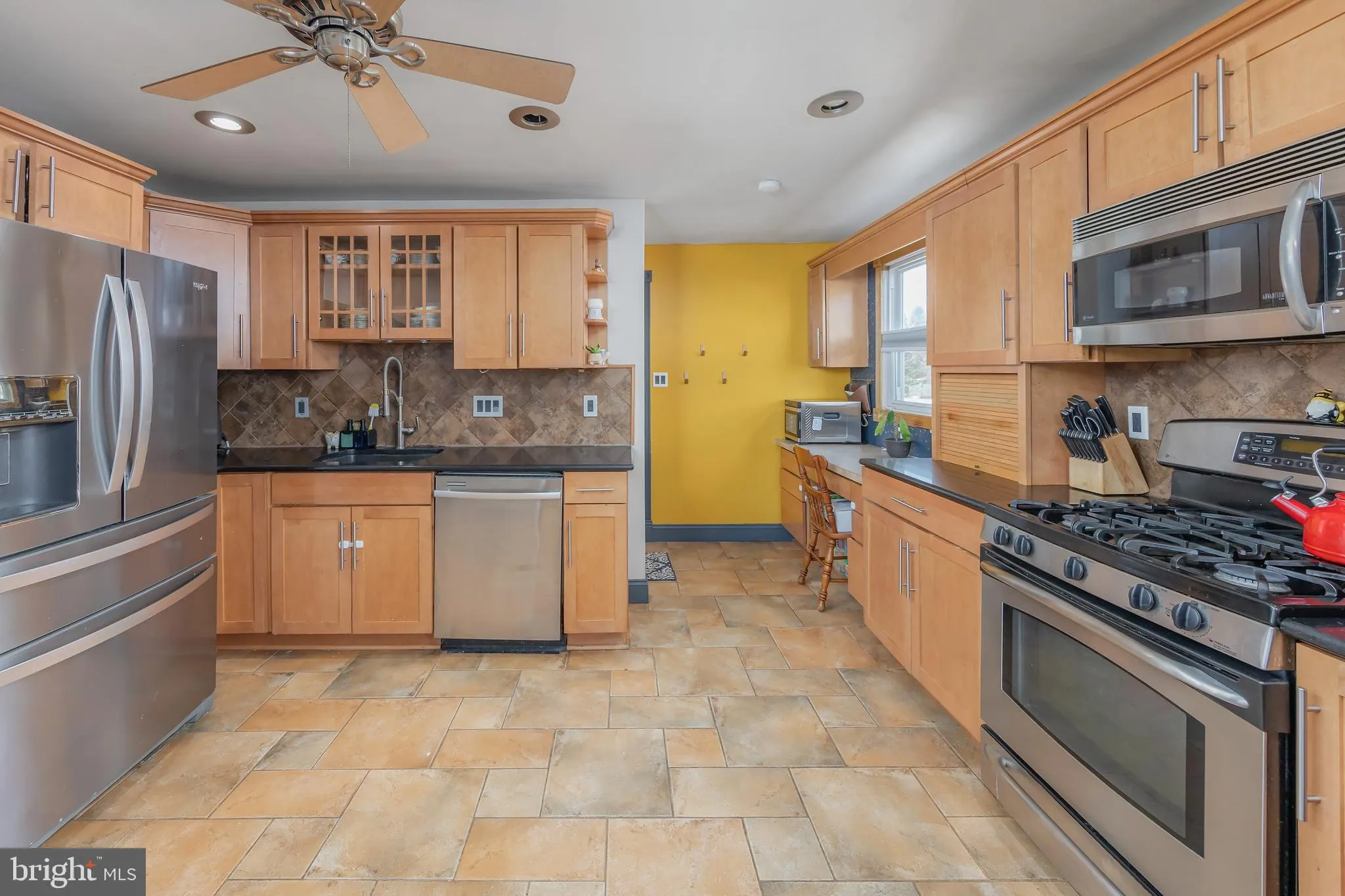 Glassboro, New Jersey 08028, United States, 3 Bedrooms Bedrooms, ,2 BathroomsBathrooms,Residential,Pending,16731