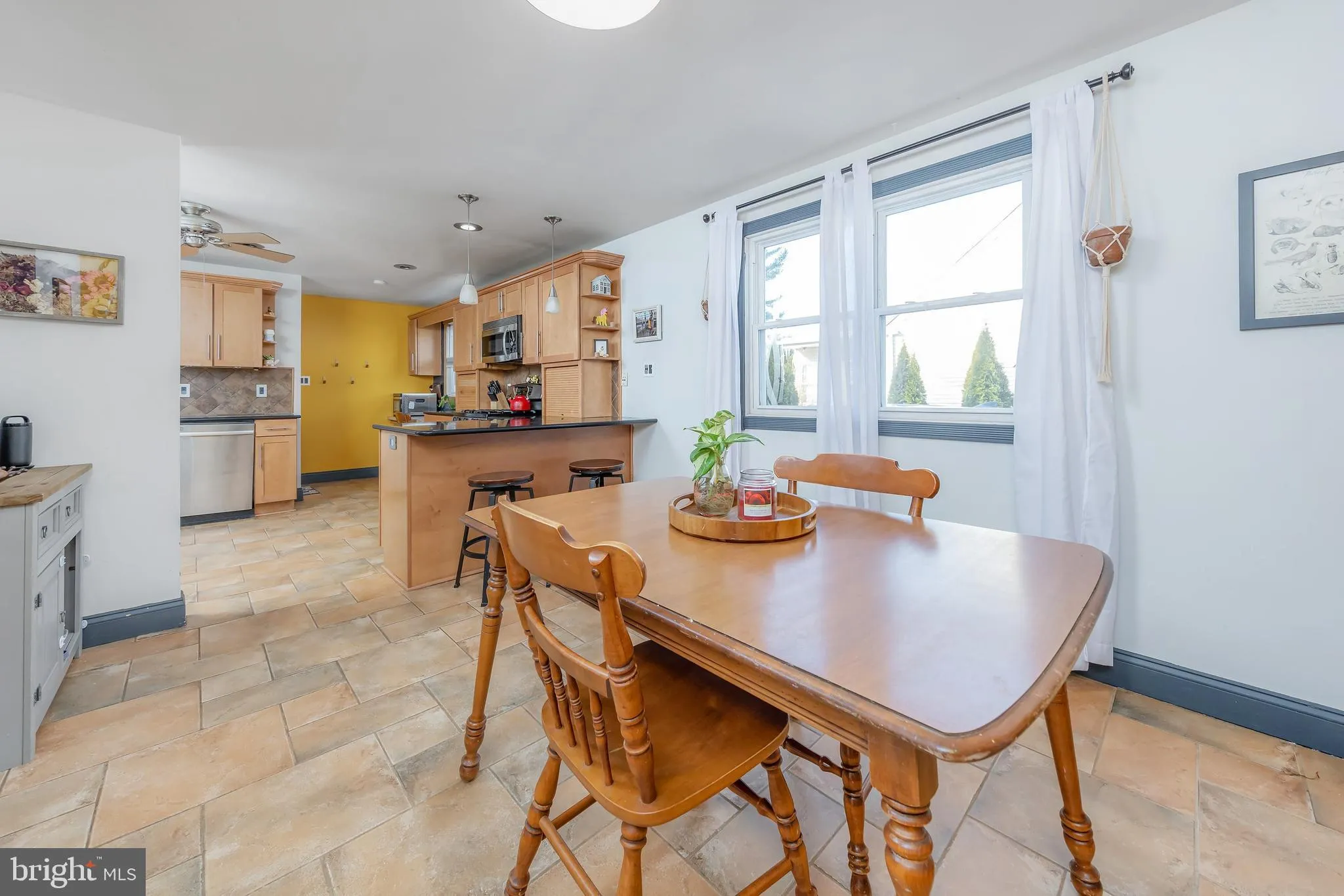 Glassboro, New Jersey 08028, United States, 3 Bedrooms Bedrooms, ,2 BathroomsBathrooms,Residential,Pending,16731