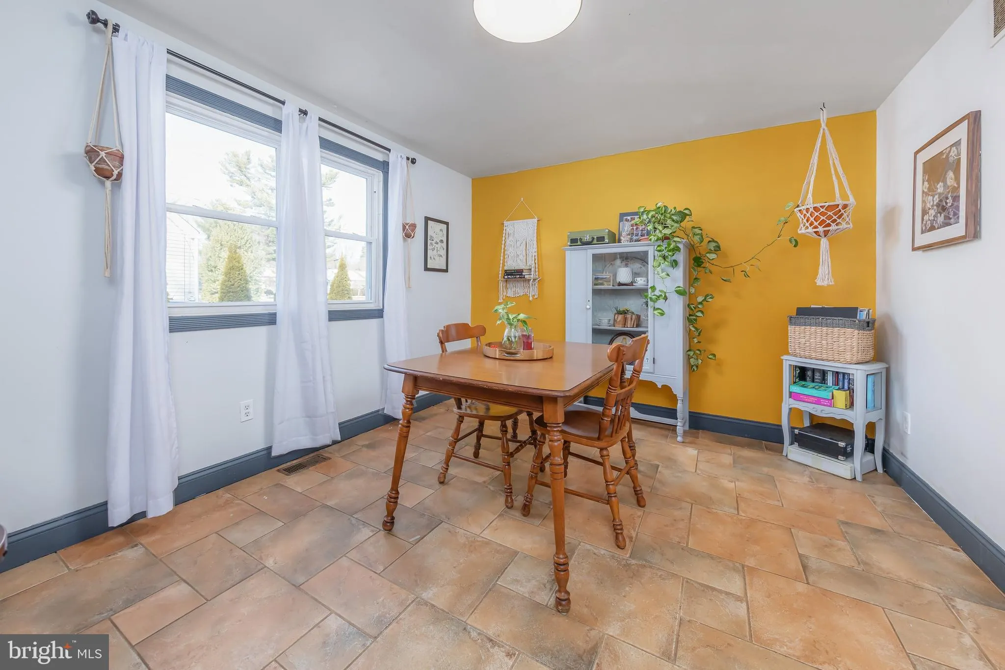 Glassboro, New Jersey 08028, United States, 3 Bedrooms Bedrooms, ,2 BathroomsBathrooms,Residential,Pending,16731