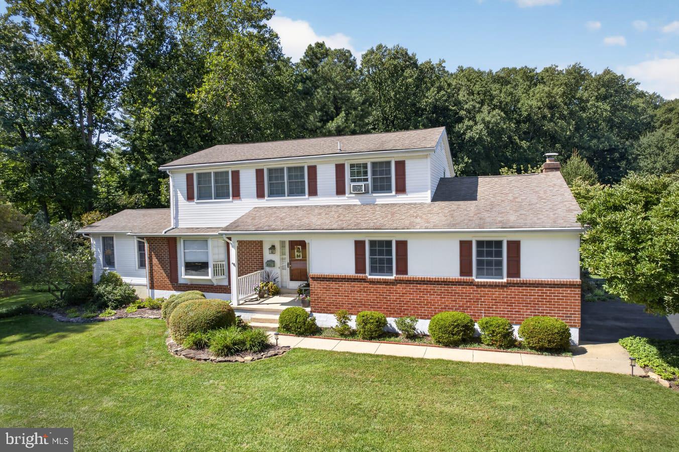 821 N COUNTRY CLUB DRIVE