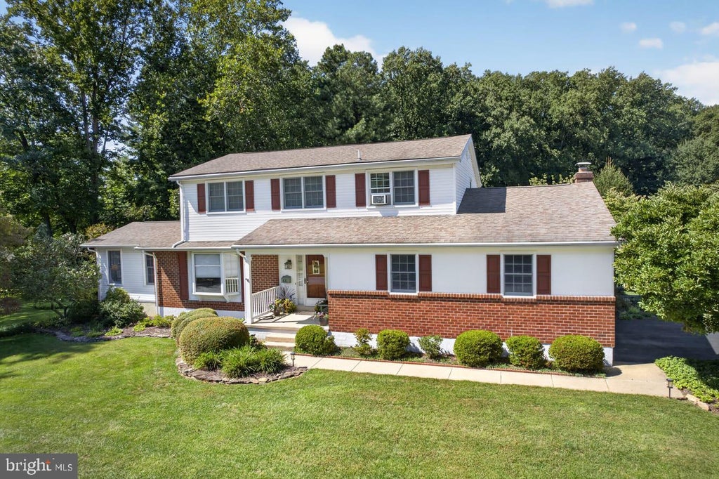 Photo of 821 N Country Club Drive, NEWARK, DE 19711 (MLS # DENC2111342)