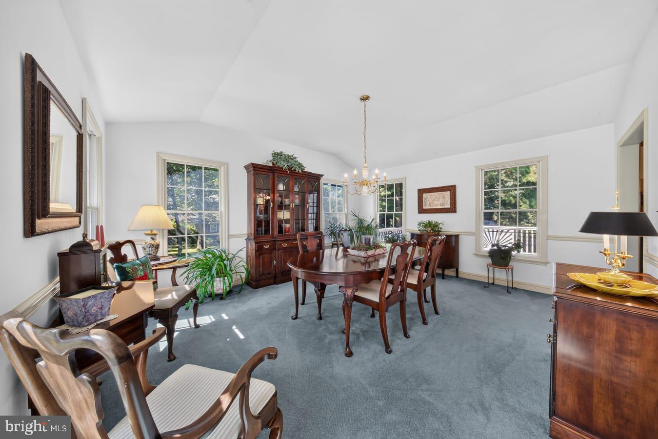 821 N COUNTRY CLUB DRIVE