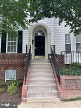Townhouse For Rent - 1588 Leeds Castle Drive #101<br/> VIENNA, VA 22182