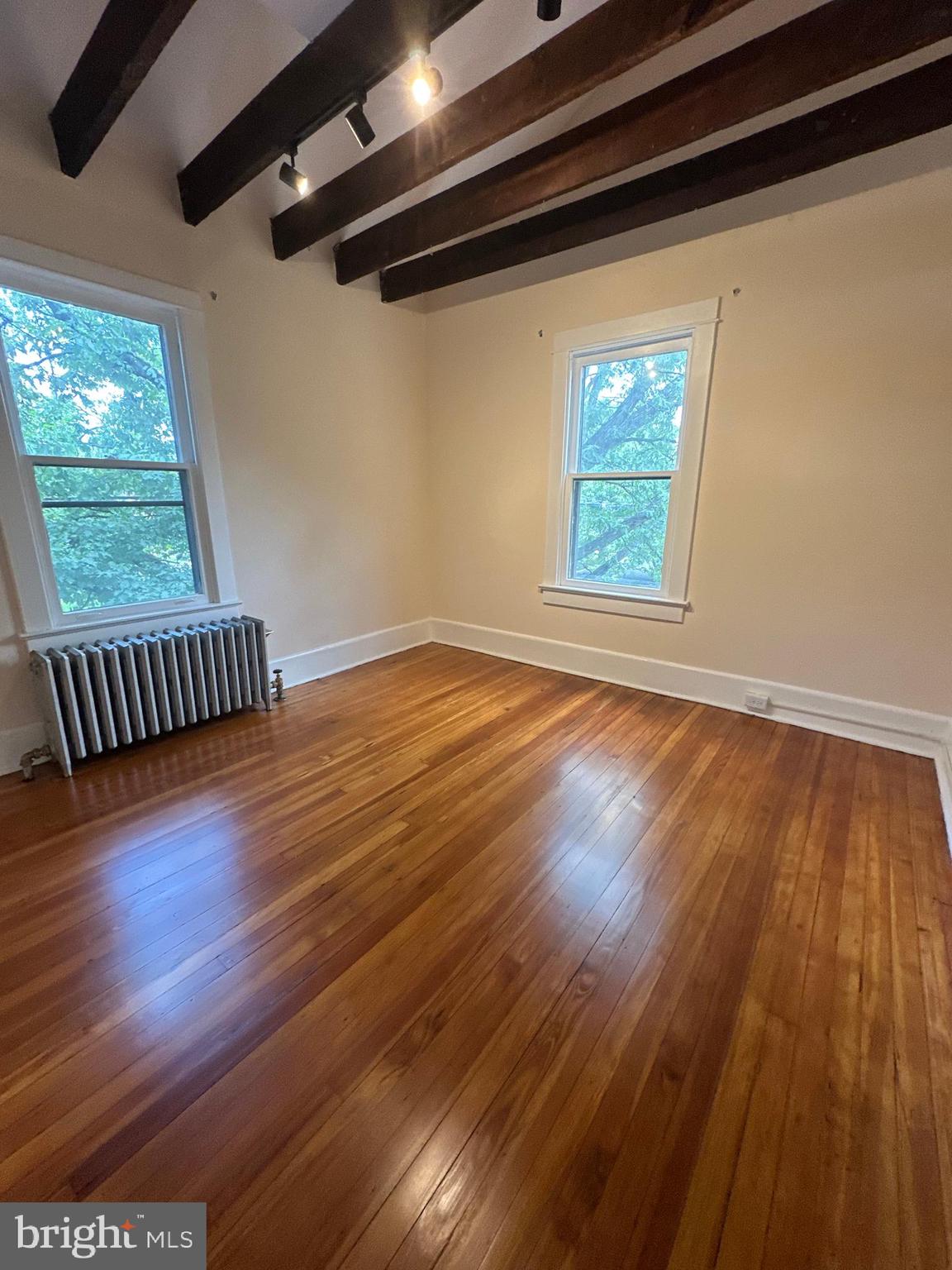 MOUNT RAINIER - Residential Lease