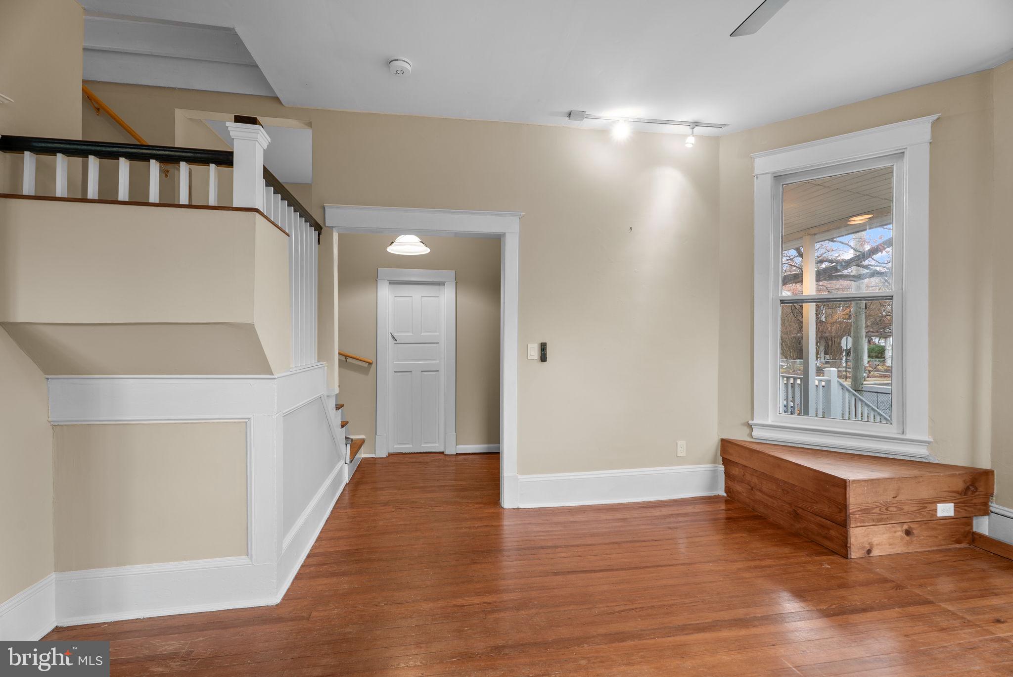 MOUNT RAINIER - Residential Lease