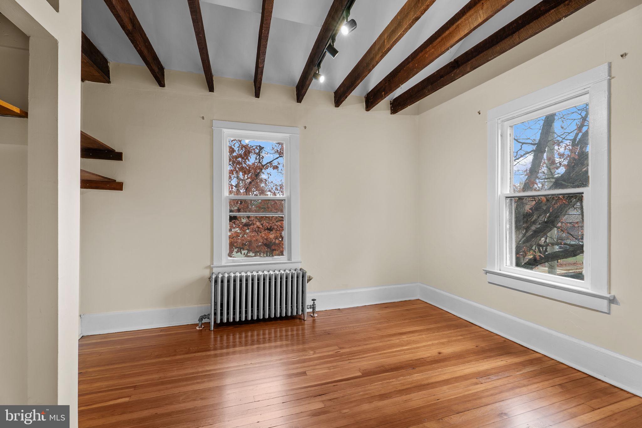 MOUNT RAINIER - Residential Lease