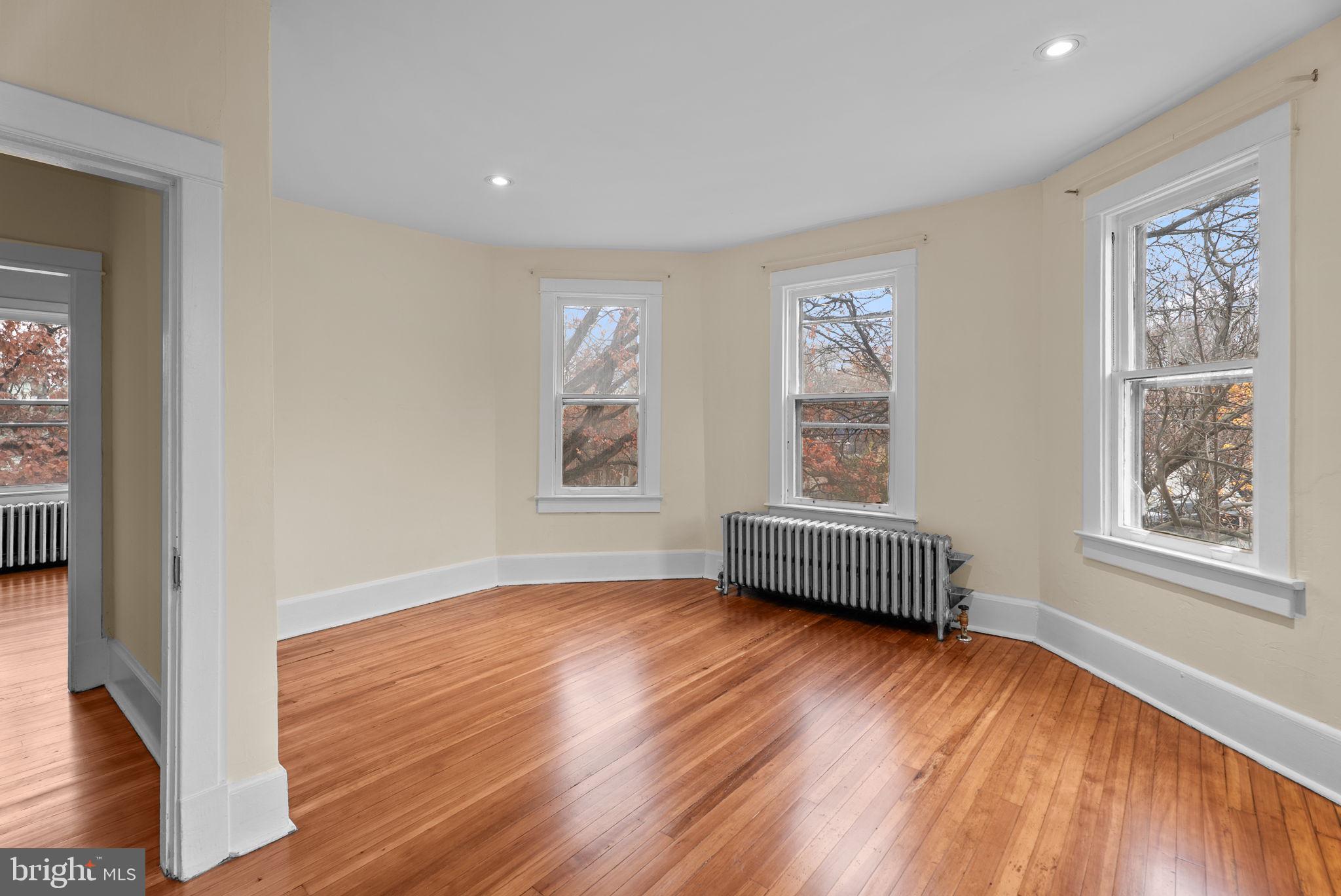 MOUNT RAINIER - Residential Lease