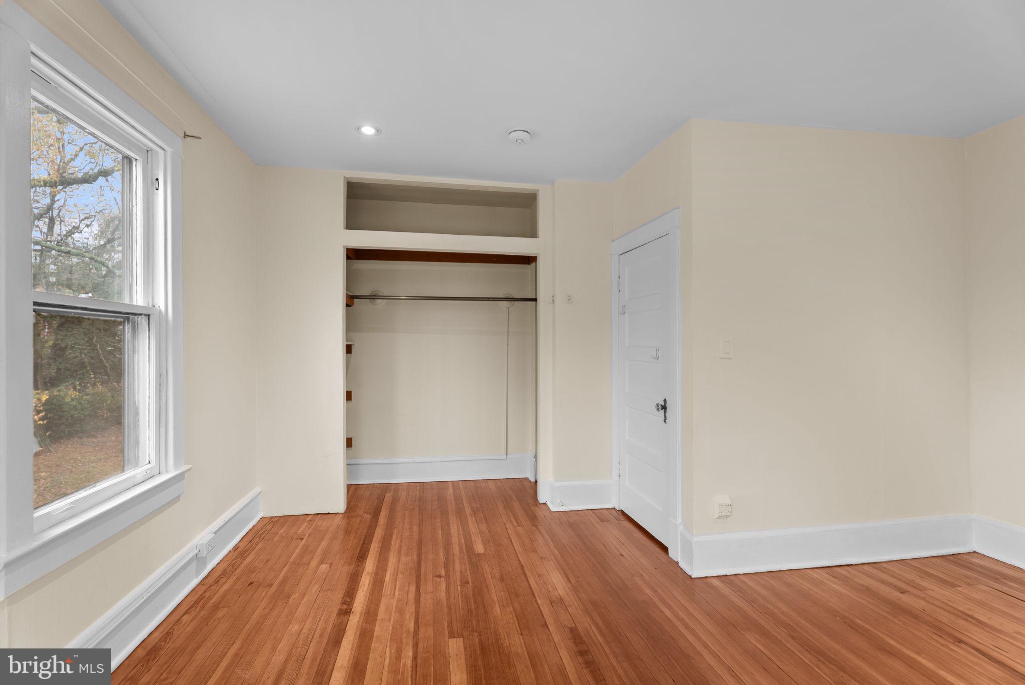 MOUNT RAINIER - Residential Lease