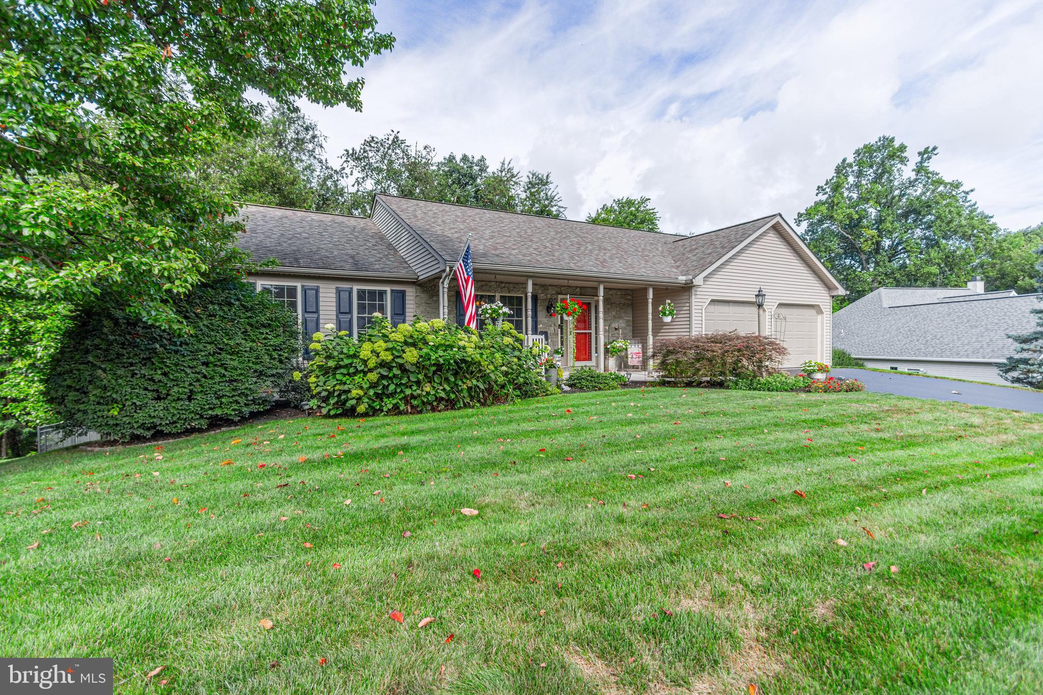 255 HEDGEWICK LANE