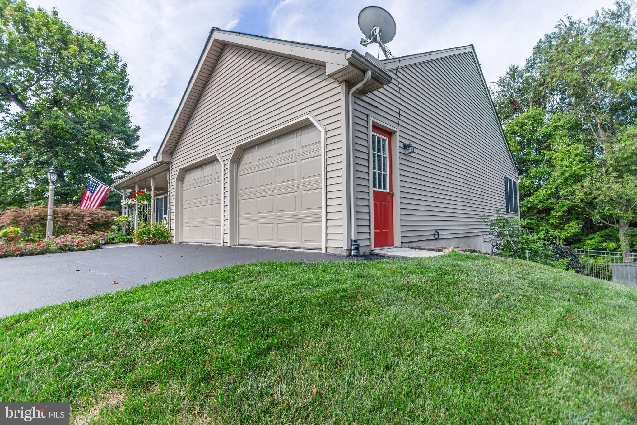 255 HEDGEWICK LANE