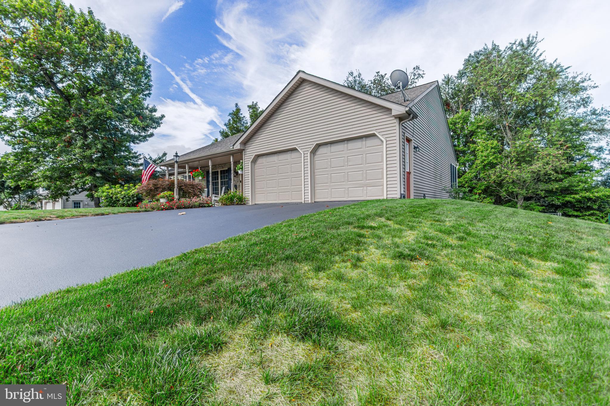 255 HEDGEWICK LANE