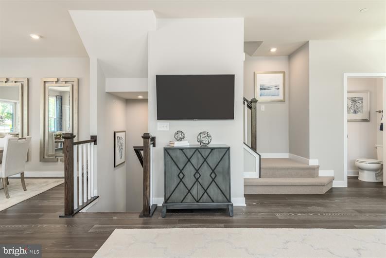 MONTGOMERY VILLAGE - Residential