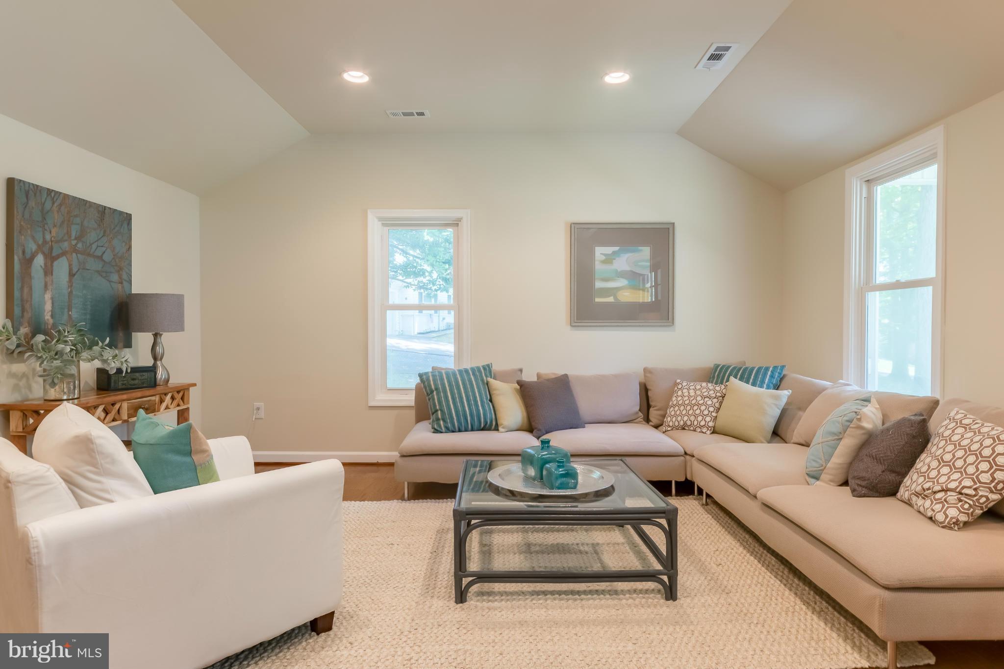 WINDSOR ESTATES - Residential