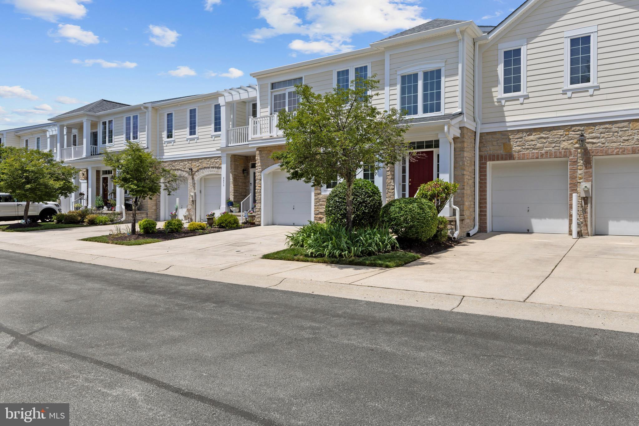 8861 SHINING OCEANS WAY 27
