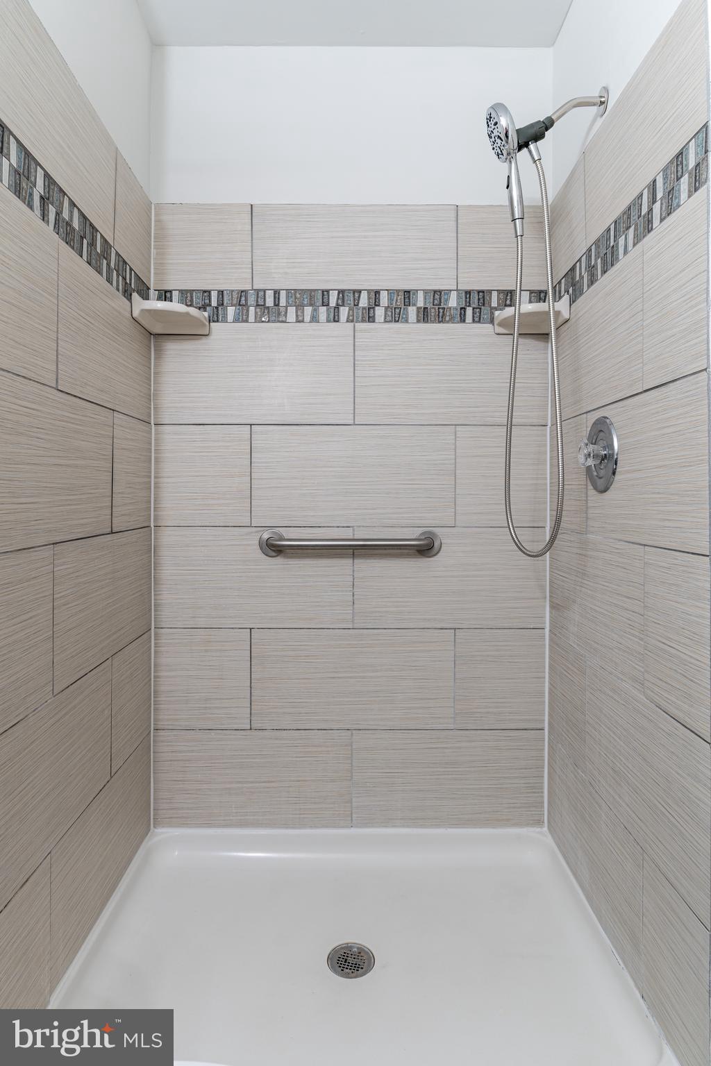 MADISON RIDGE - Residential