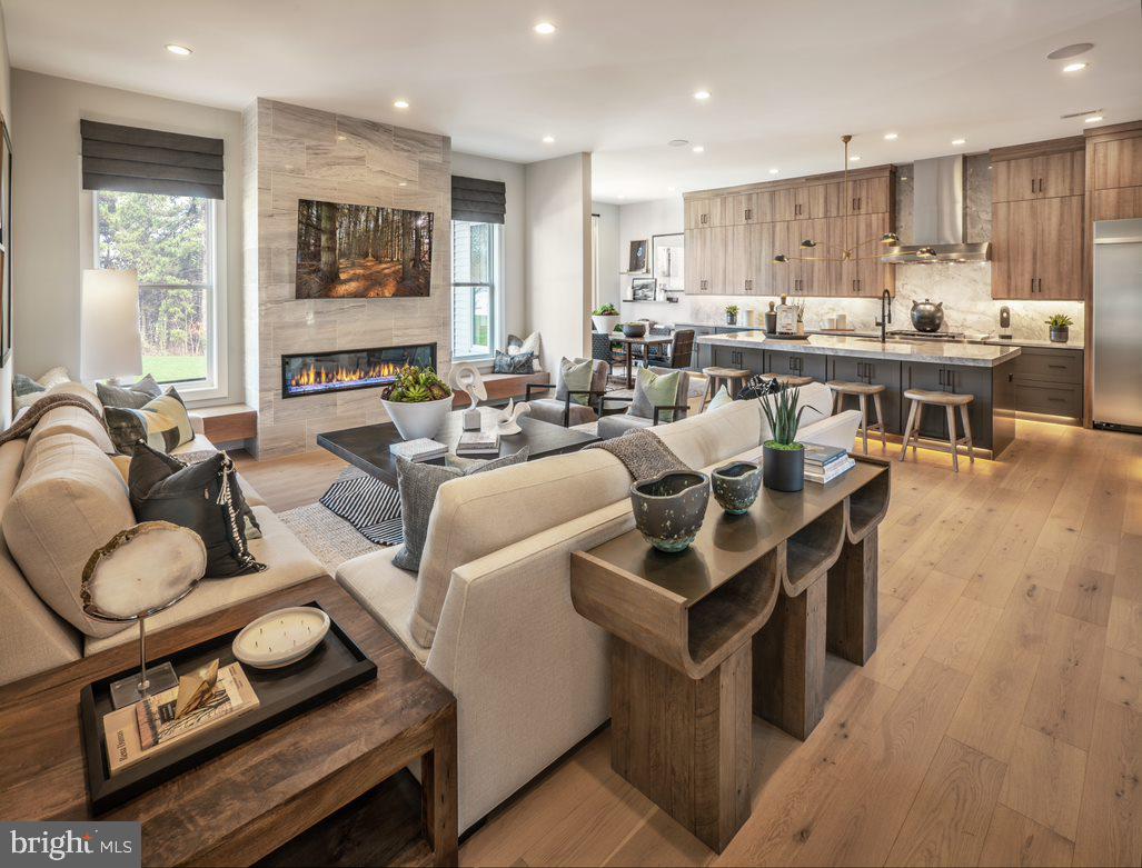 RESERVE AT CENTER SQUARE - Residential