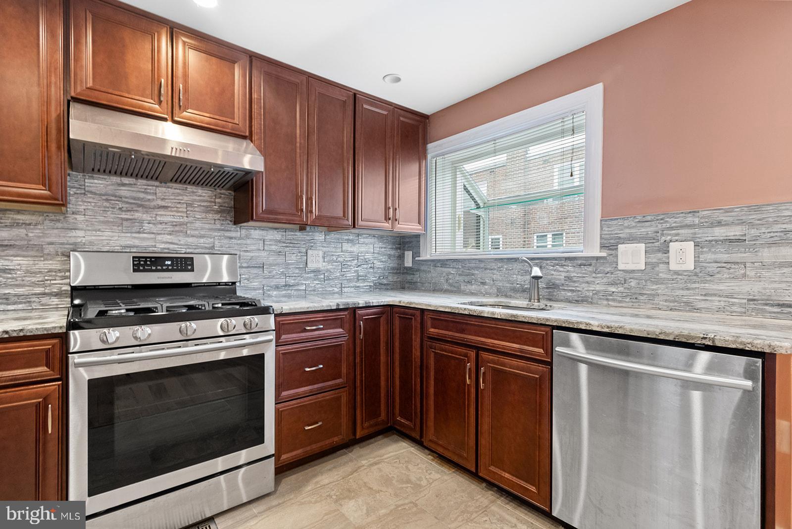 BRIDESBURG - Residential