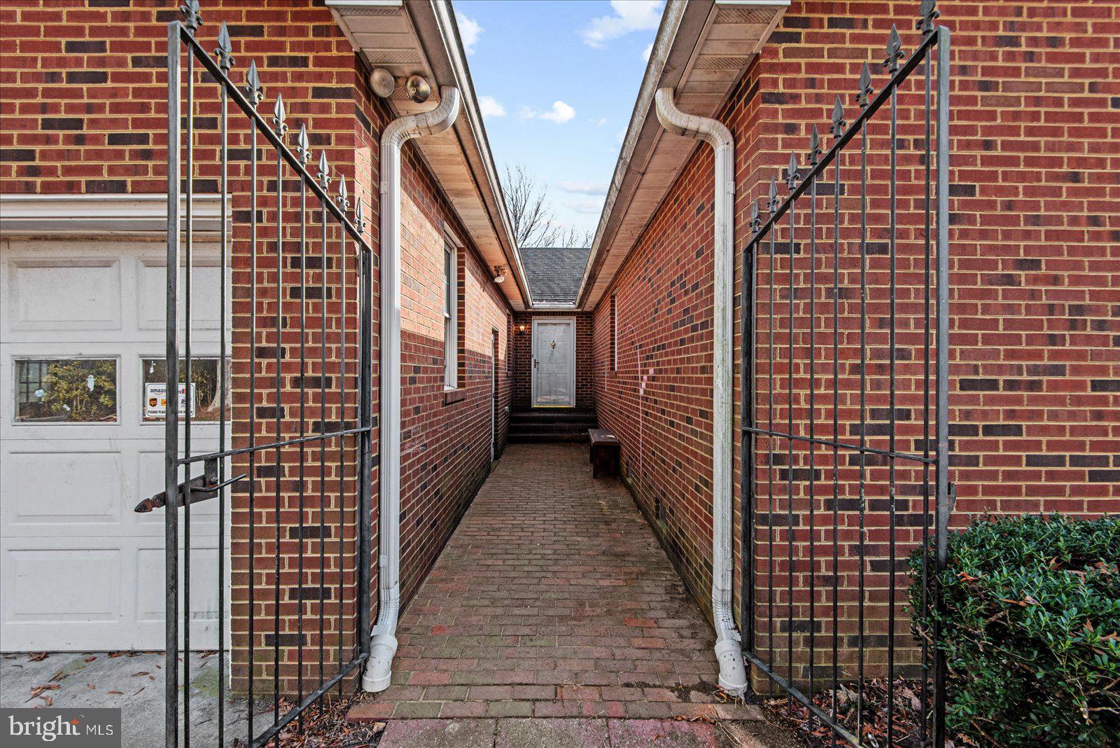 1606 PROSPECT HILL ROAD