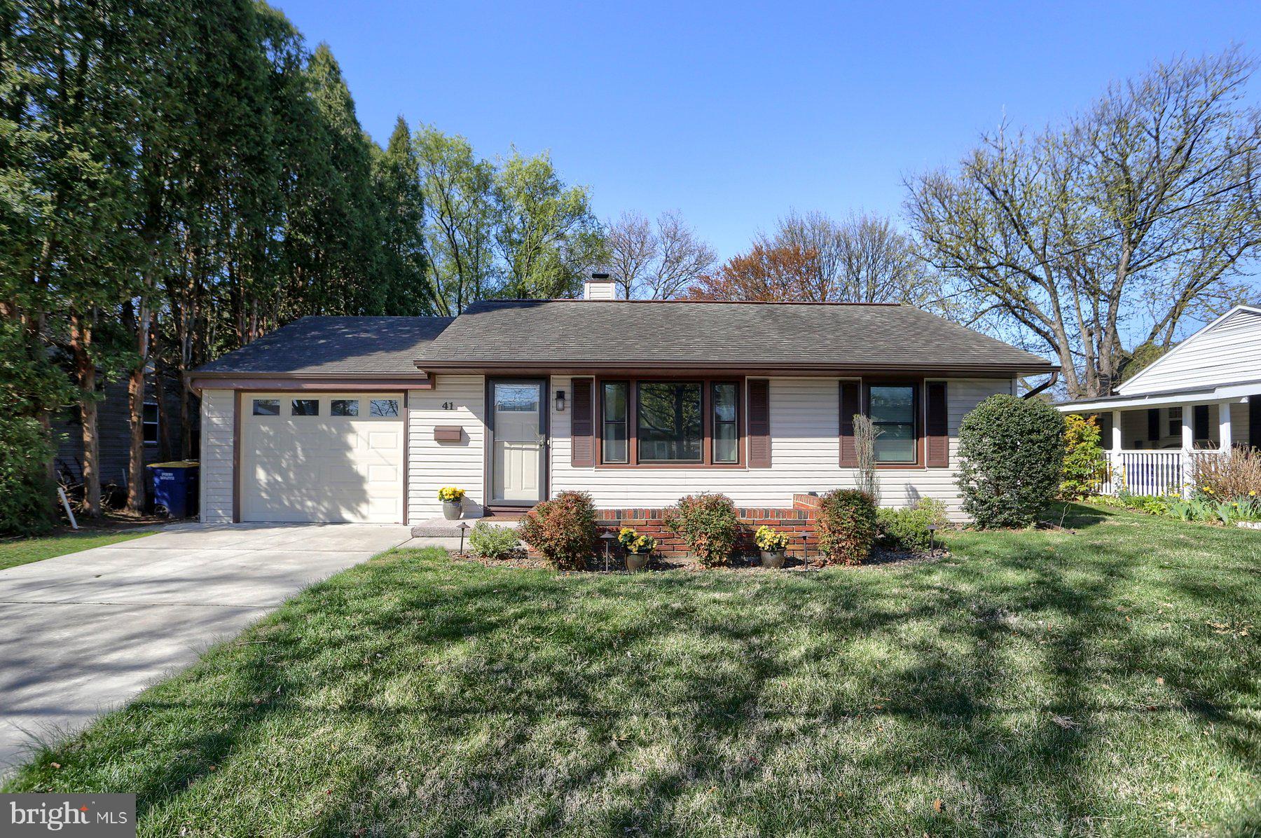 OFFER RECEIVED! OFFER DEADLINE IS 04/12/2025 BY 6PM Welcome to your dream home at 41 Sussex Rd! This charming property is filled with delightful upgrades that enhance both comfort and style. The spacious family room is the heart of the home, featuring a cozy bar area – perfect for entertaining friends and family. The rest of the home shines with 2 bedrooms with new carpet, new vinyl plank floors in the family room, kitchen and hallway, some rooms freshly painted, kitchen with including all appliances, 1 full bath, 1 car garage and making it move-in ready. Don't miss the chance to make this upgraded home your own! OPEN HOUSE on 04/12/2025 12n to 2pm