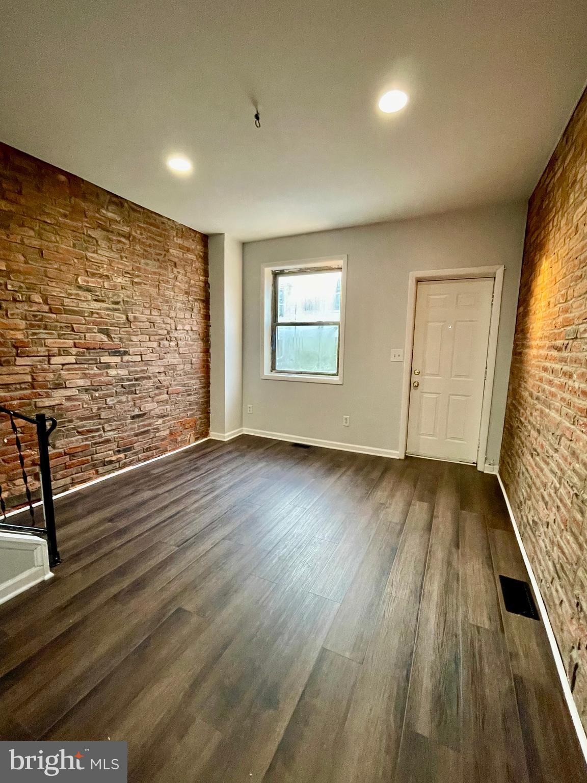 3703 CENTRE PLACE