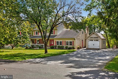 114 GOVERNORS CIRCLE DOWNINGTOWN PA 19335