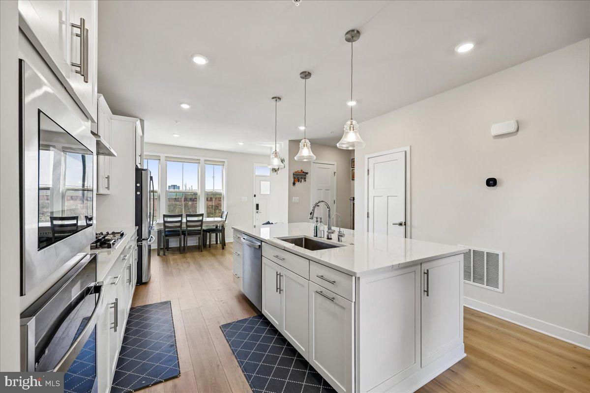 LAKE LINGANORE TOWN CENTER - Residential