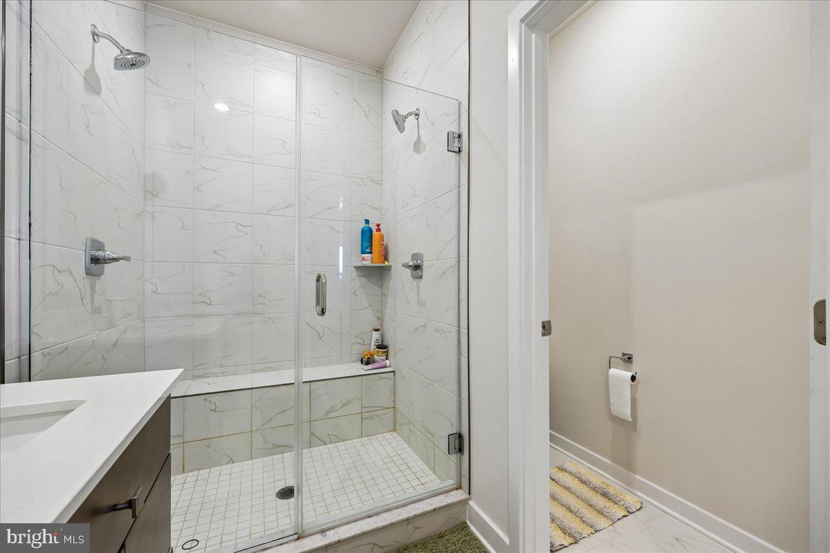 LAKE LINGANORE TOWN CENTER - Residential