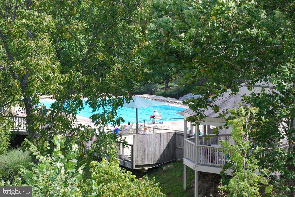 LAKE LINGANORE TOWN CENTER - Residential