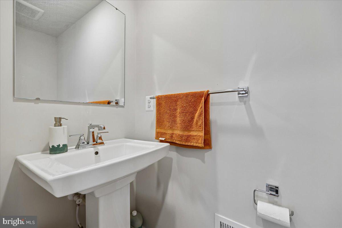 LAKE LINGANORE TOWN CENTER - Residential