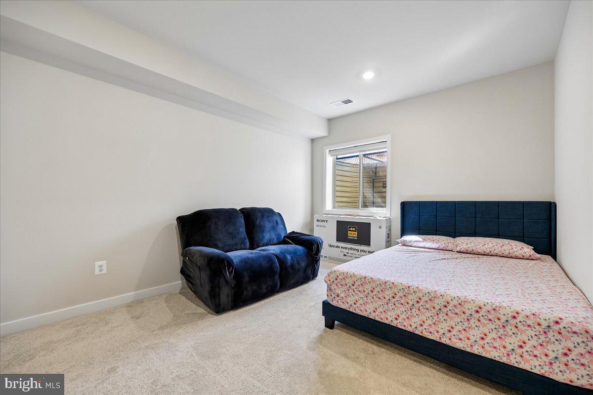 LAKE LINGANORE TOWN CENTER - Residential