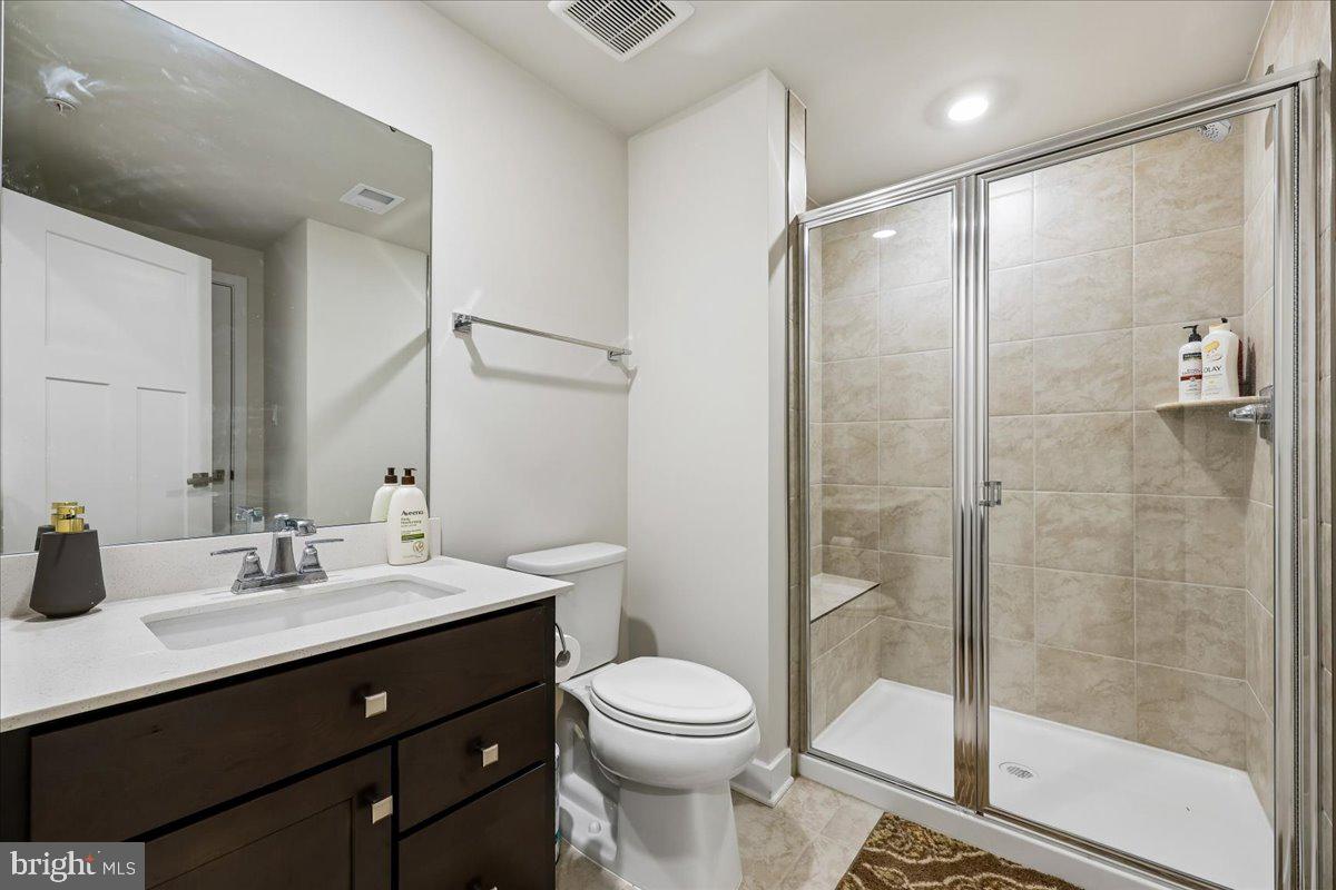 LAKE LINGANORE TOWN CENTER - Residential