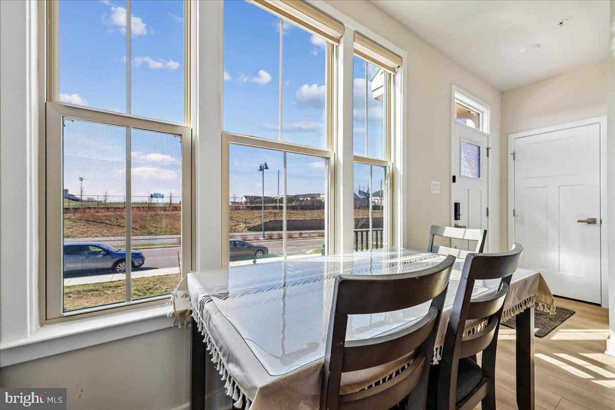 LAKE LINGANORE TOWN CENTER - Residential