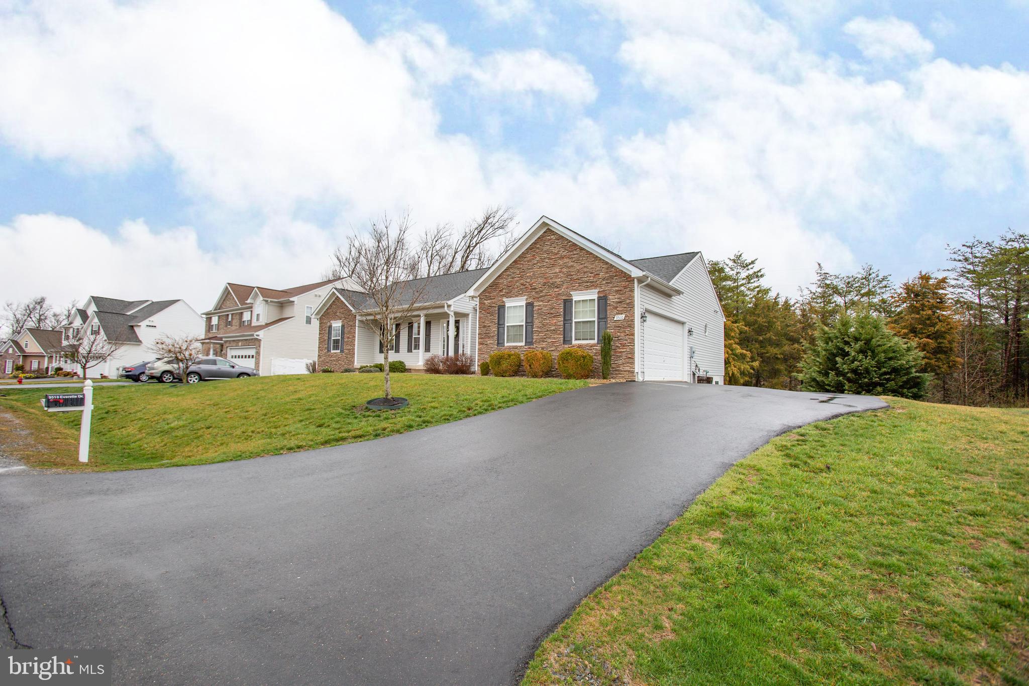 EVERETTE ESTATES - Residential