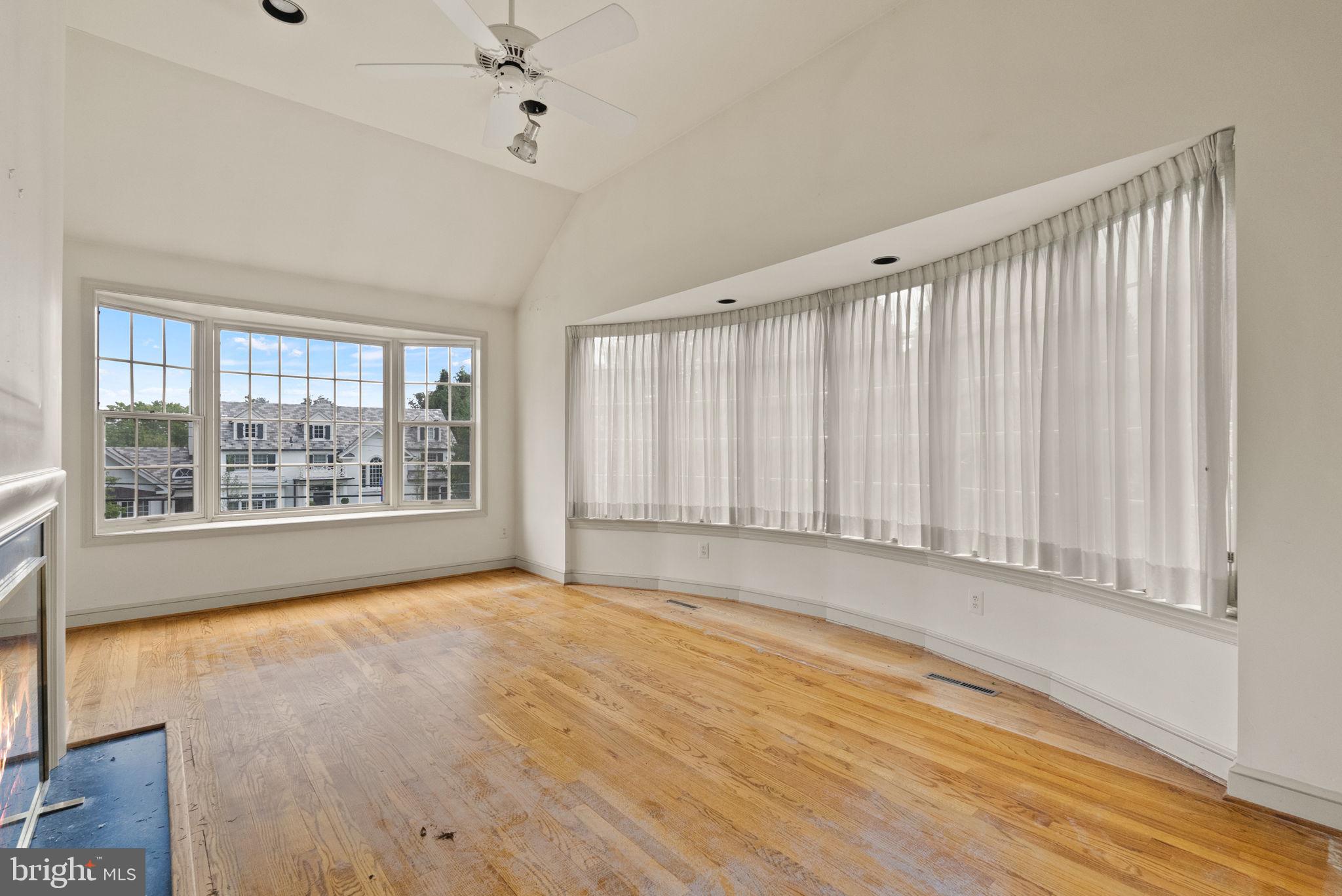 COUNTRY CLUB HILLS - Residential