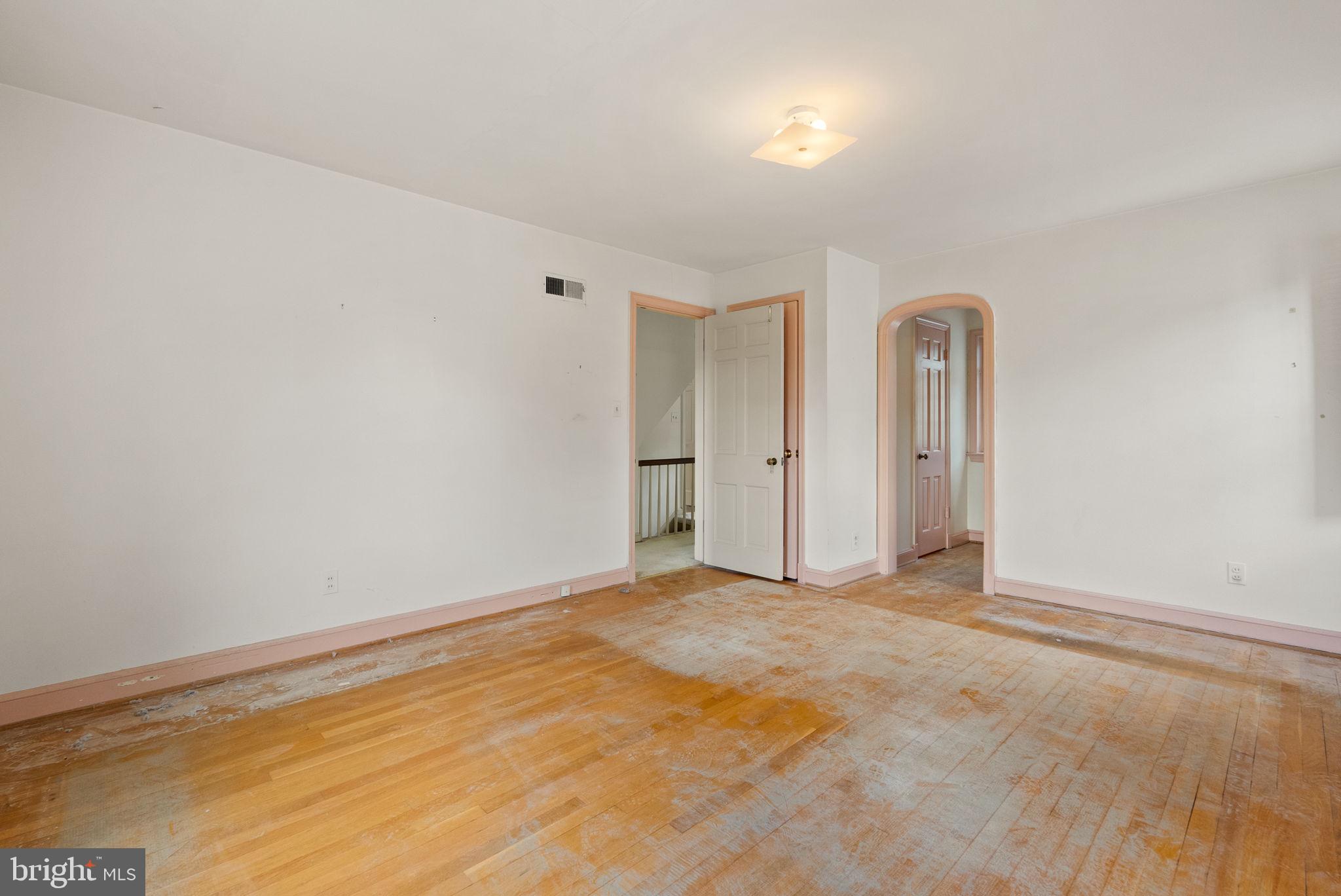 COUNTRY CLUB HILLS - Residential