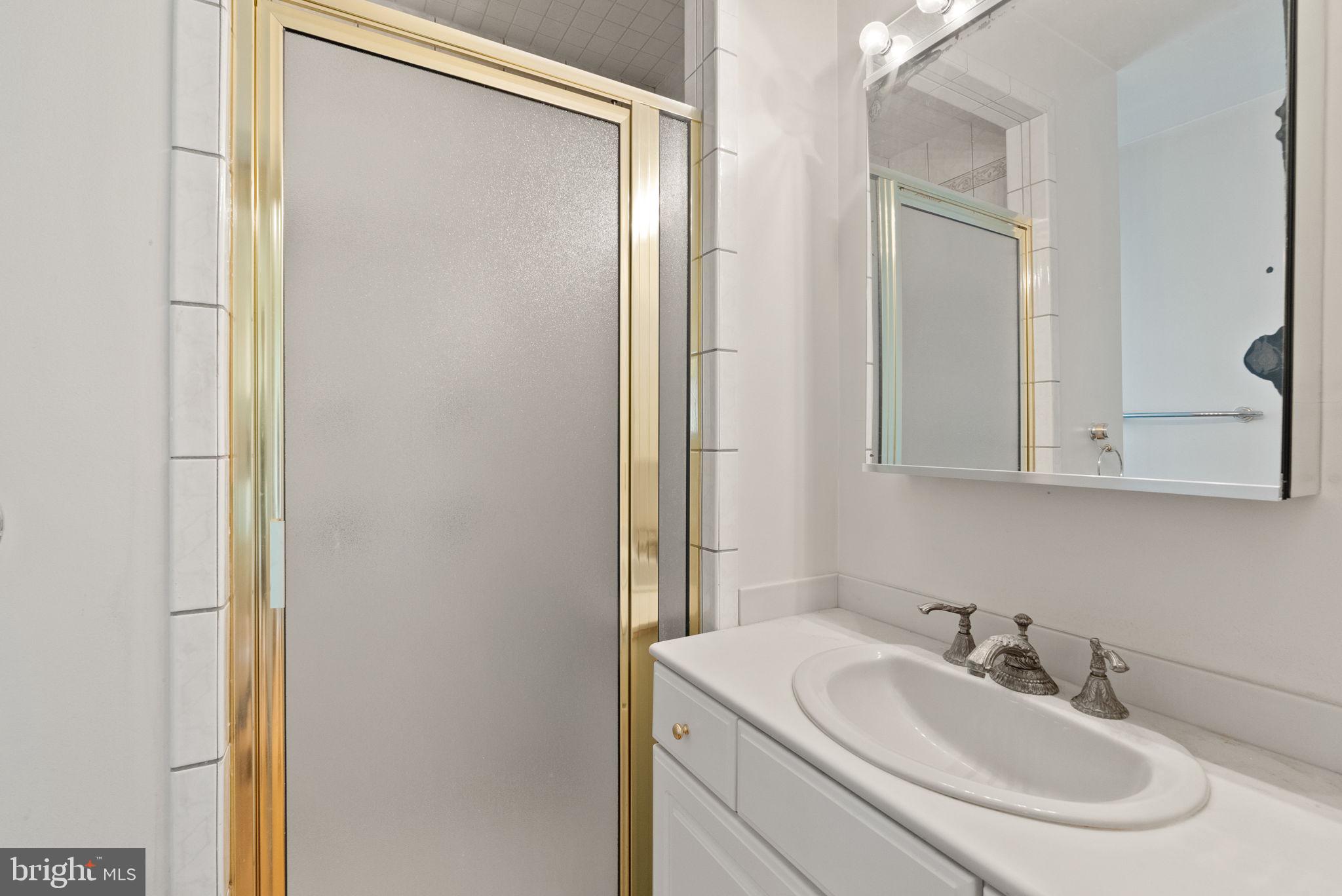 COUNTRY CLUB HILLS - Residential