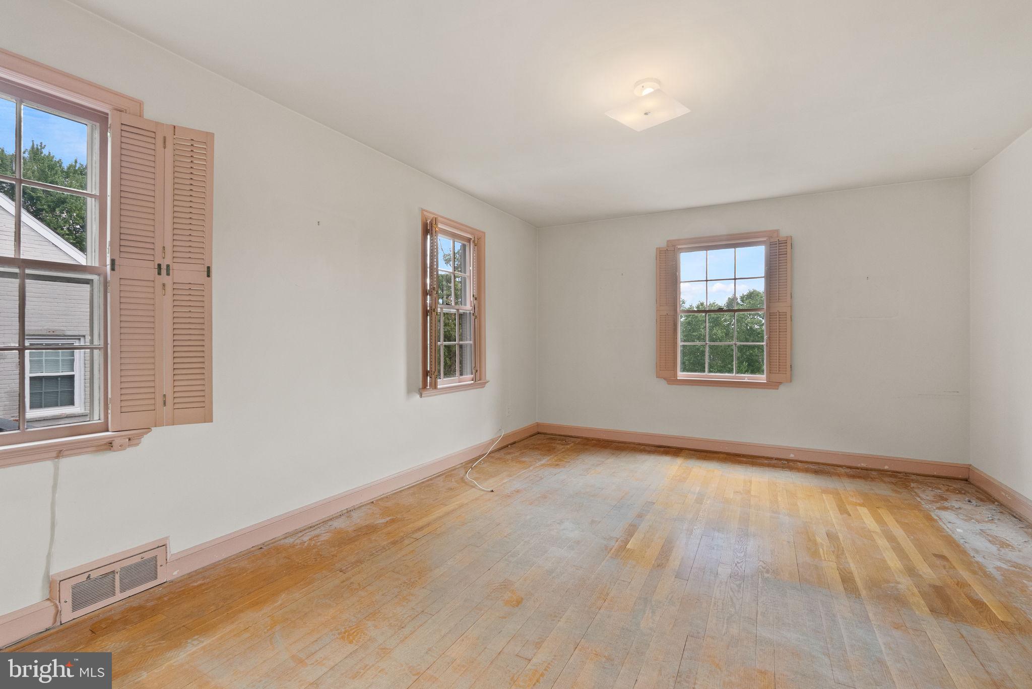 COUNTRY CLUB HILLS - Residential