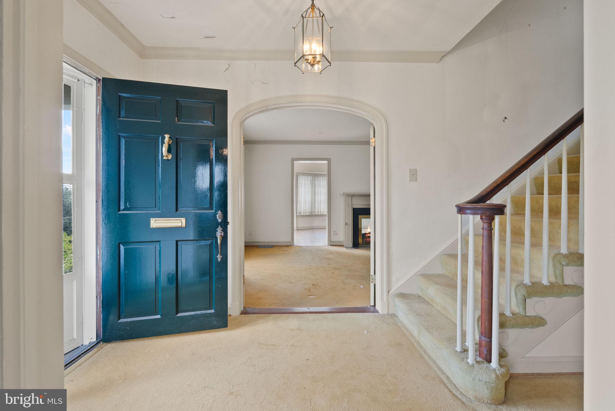 COUNTRY CLUB HILLS - Residential