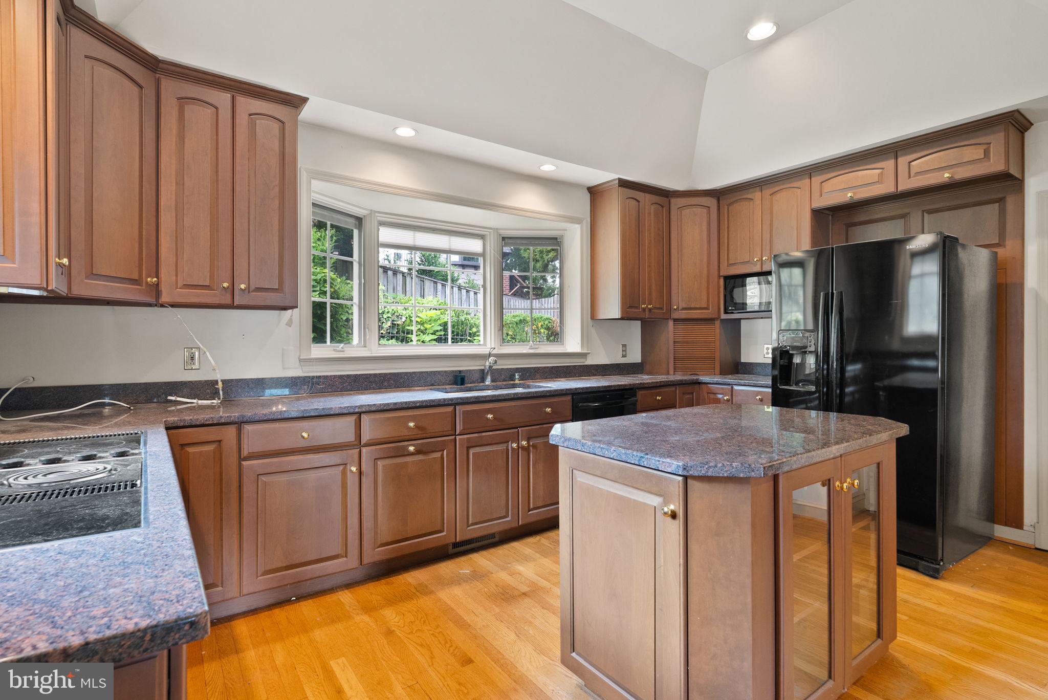 COUNTRY CLUB HILLS - Residential