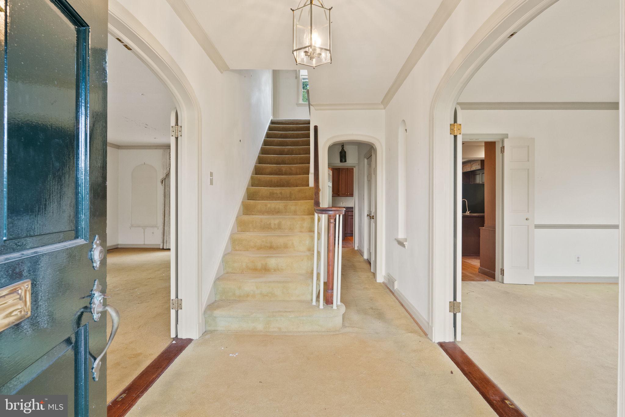 COUNTRY CLUB HILLS - Residential