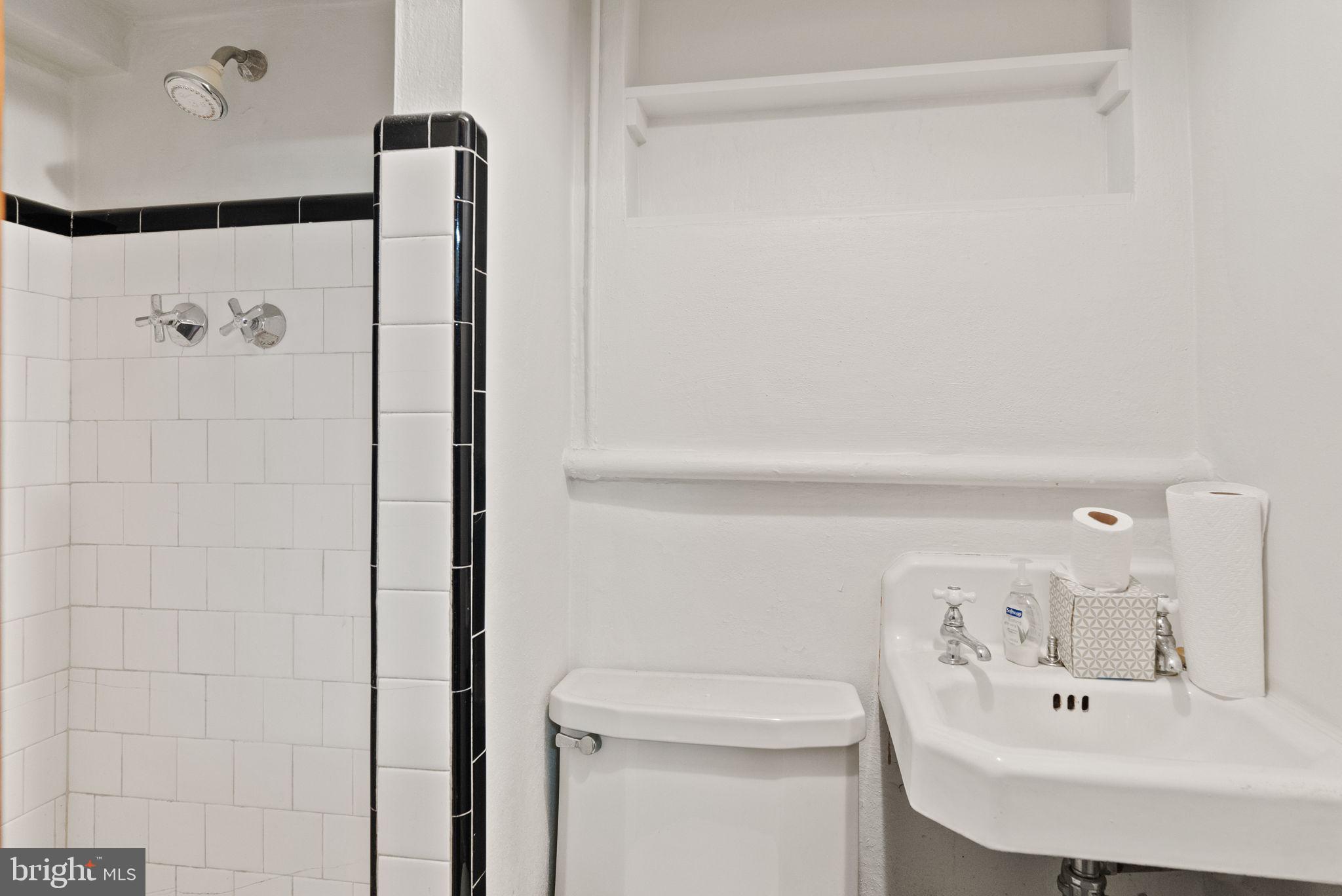 COUNTRY CLUB HILLS - Residential