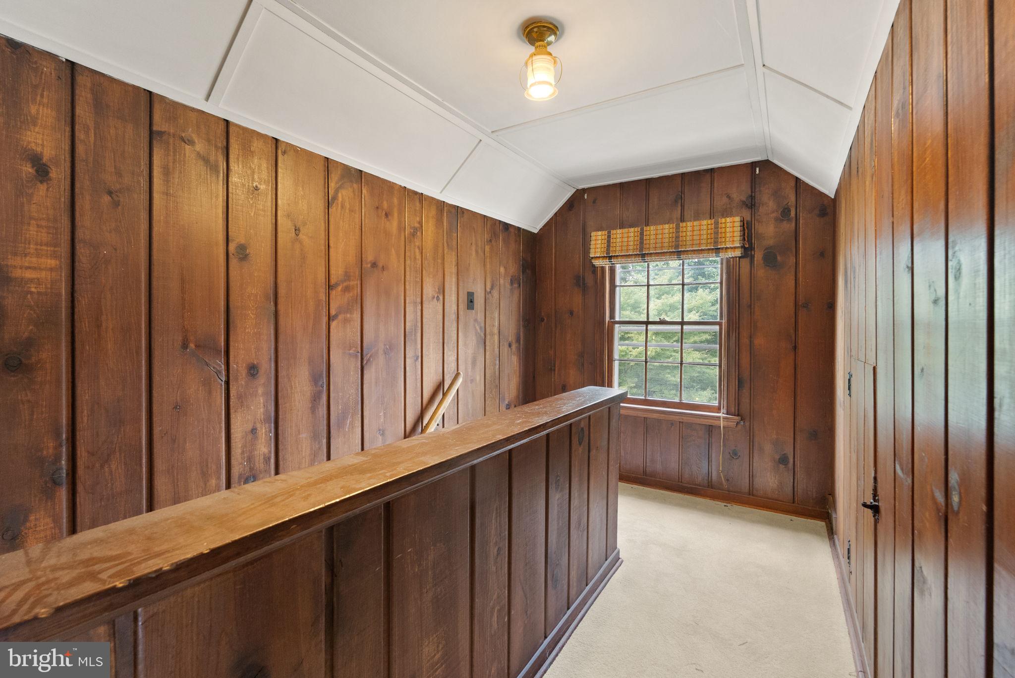 COUNTRY CLUB HILLS - Residential