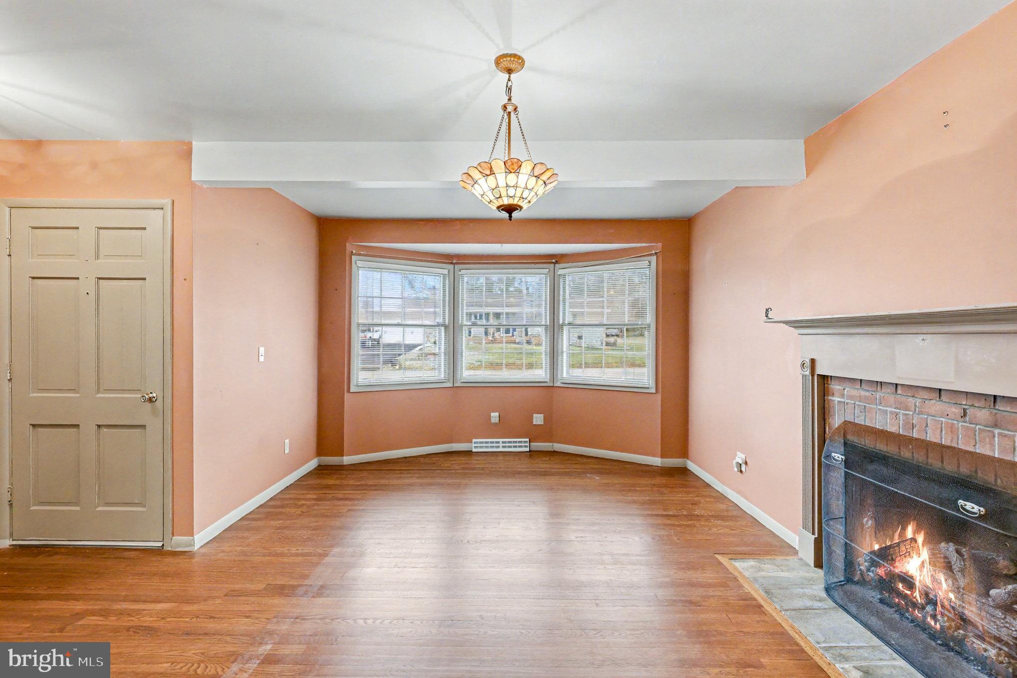 19484 WILLIAMS DRIVE