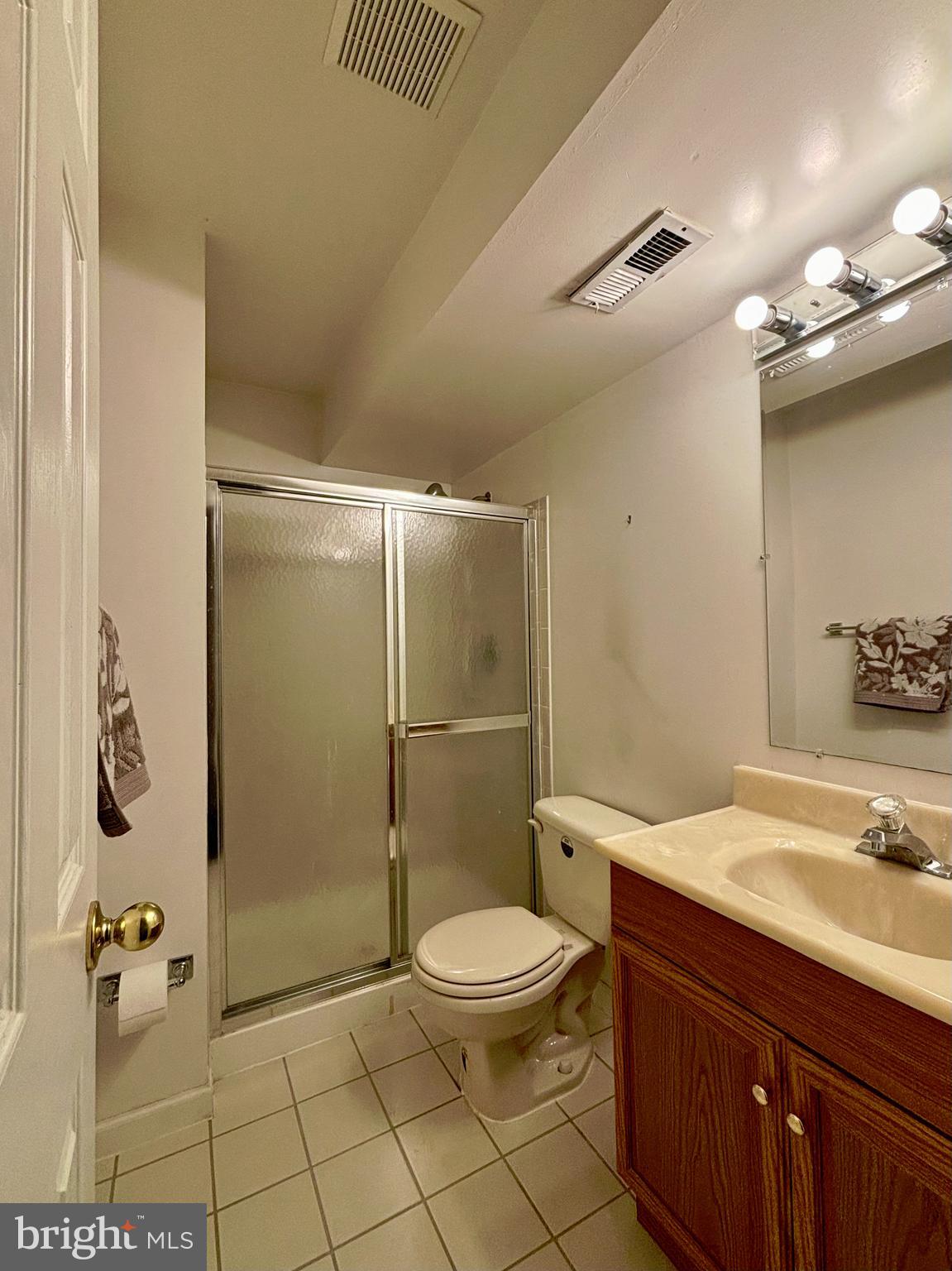 ECKER'S HOLLOW - Residential Lease