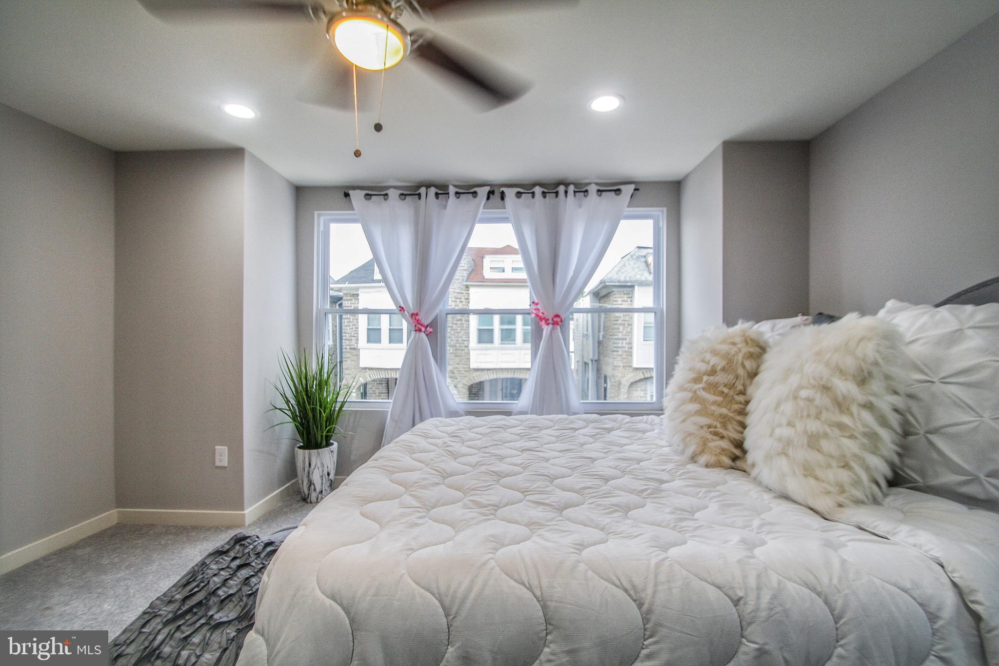 WEST OAK LANE - Residential