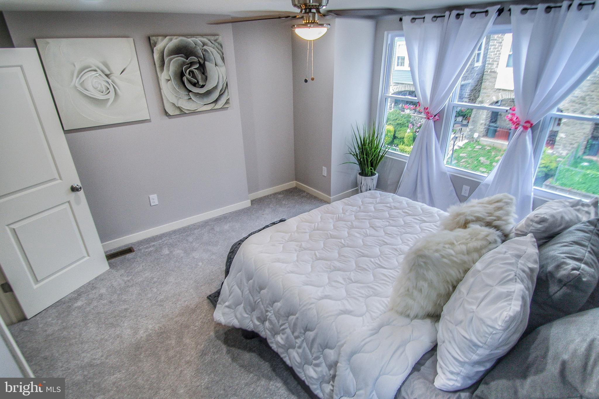 WEST OAK LANE - Residential