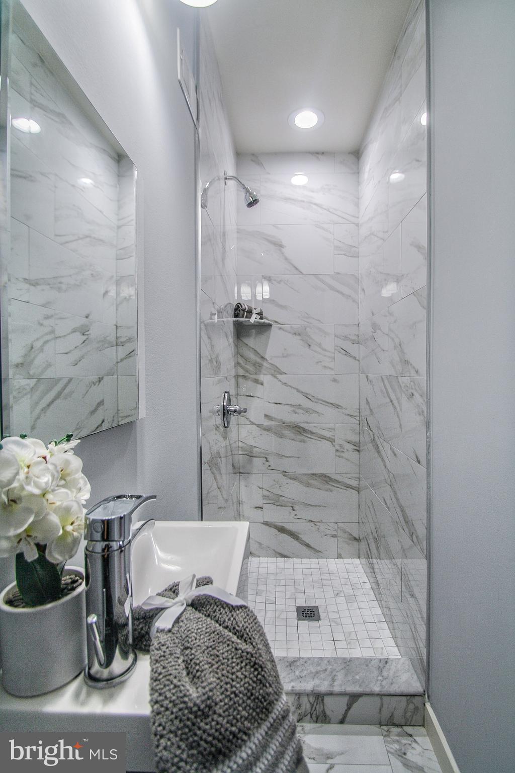 WEST OAK LANE - Residential