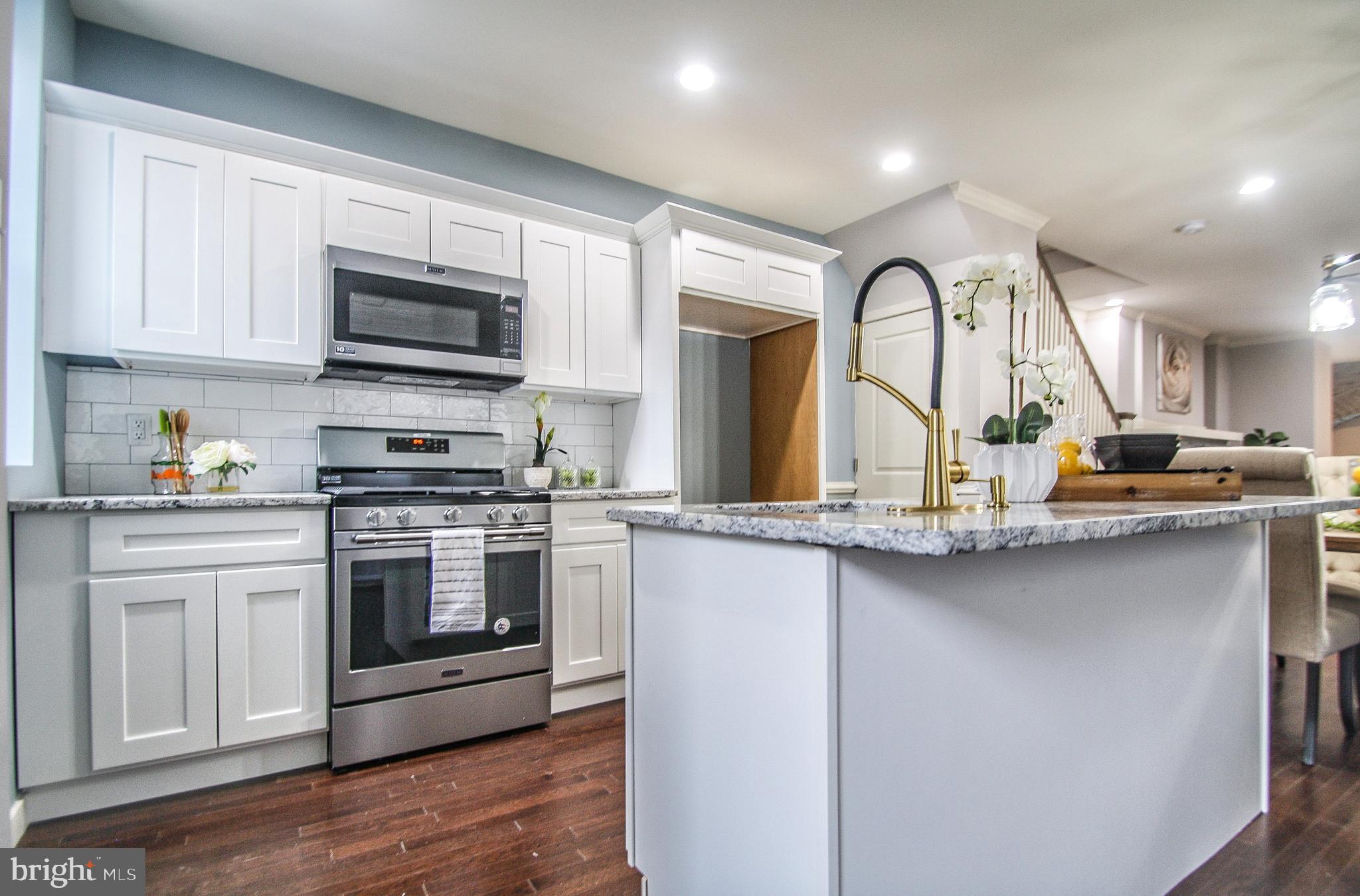 WEST OAK LANE - Residential