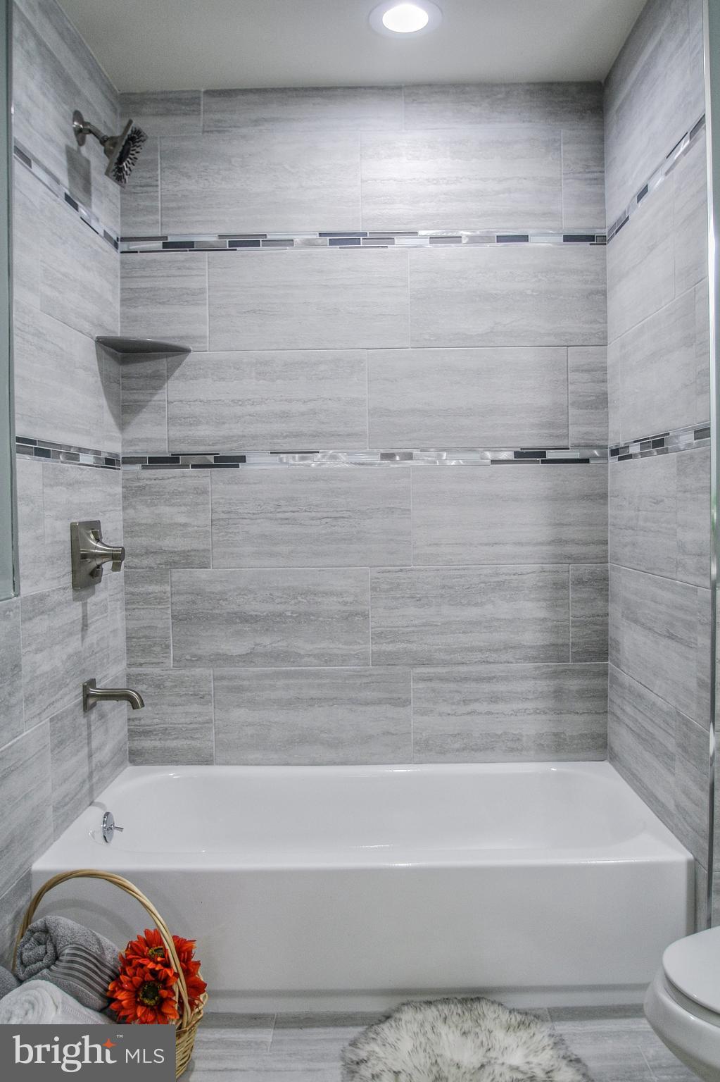 WEST OAK LANE - Residential